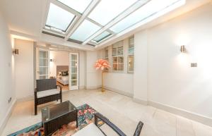 250 SqM MEGA MANSION