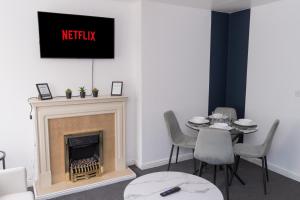 Parking! City Centre Premium Sleeps 4 NEW