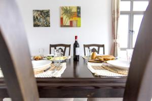 Apartment 10 minutes walk to Pereybere Beach