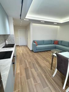 Mona Seaside Apartment with Parking