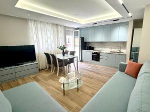 Mona Seaside Apartment with Parking