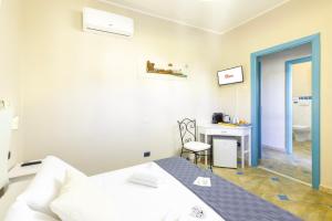 Giacos Rooms