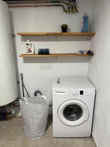 Maisons de vacances Maison cosy ideal couple 10 min mer & montagne : Maison 2 Chambres