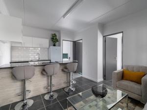 4 Essex Street Apartment