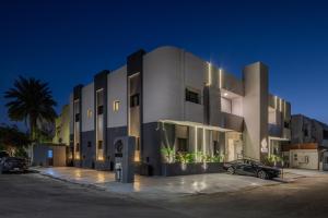 Delmar Luxury 2BR Apartment 3