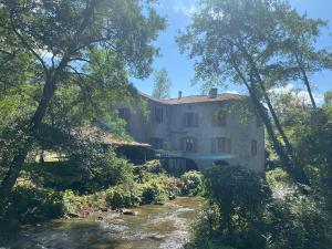 Maisons de vacances Watermill in the mountains with private pool : photos des chambres