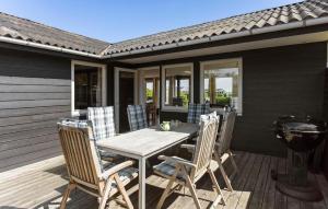 3 Bedroom Beautiful Home In Hesselager