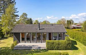 3 Bedroom Beautiful Home In Hesselager