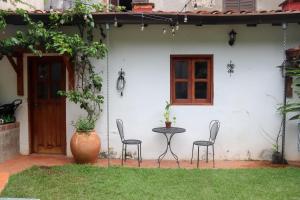 Depto privado con jardín y piscina en casa colonial - Centro de Asunción