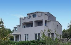 Awesome Apartment In Pridraga With Wifi