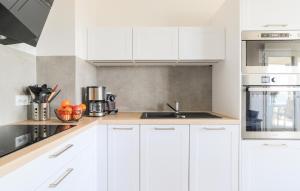 Stunning Apartment In Stella Plage