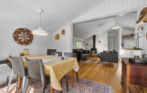 3 Bedroom Nice Home In Glesborg