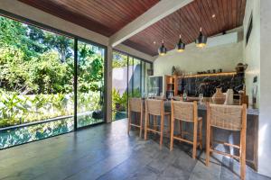 4 Bed with pool Padang Padang Indah Villa