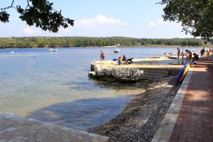 Apartments with parking space Mugeba, Porec - 24342