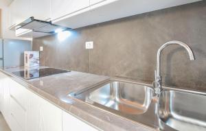 Cozy Apartment In Peschiera Del Garda