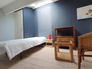 Maisons de vacances Maison typique vendeenne, piscine privee, proche plage, 4 pers, La Faute-sur-Mer - FR-1-476-162 : photos des chambres