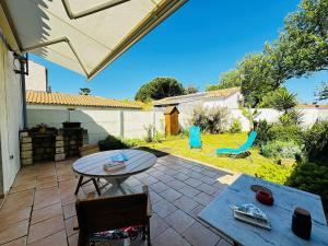 Maisons de vacances Maison a Fouras pour 4 personnes avec jardin clos - FR-1-709-92 : photos des chambres