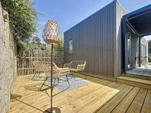 Mobil-Home Confort 6p, 3 Chambres, 2 SDB, Plage à 200m, Piscine Chauffée, Fitness, Wifi Gratuit - FR-1-361A-84