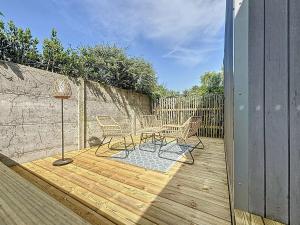 Maisons de vacances Mobil-Home Confort 6p, 3 Chambres, 2 SDB, Plage a 200m, Piscine Chauffee, Fitness, Wifi Gratuit - FR-1-361A-84 : photos des chambres