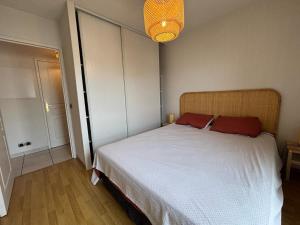 Appartements Lumineux T3 avec balcon et parking a Ciboure - FR-1-239-1120 : photos des chambres