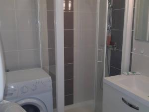Deux-Pièces 4 Pers. Centre Ajoût Récemment rénové - FR-1-750-93