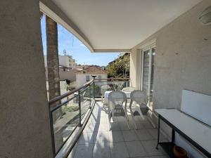 Appartement climatisé en centre-ville de Cavalaire-sur-Mer - FR-1-100-356