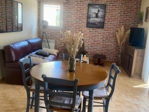 Joli F2 avec balcon, parking et proche Thermes - FR-1-703-213