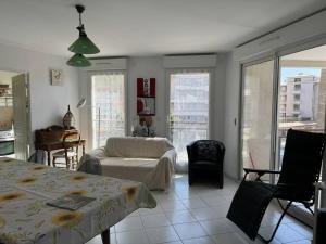 Appartement climatisé en centre-ville de Cavalaire-sur-Mer - FR-1-100-356