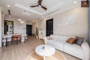 Landmark 81 - Sunny Apartment