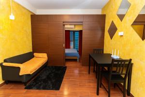 SkyVista Luxe Makati Staycation Pool Gym Netflix 5637