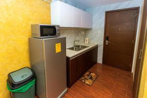 SkyVista Luxe Makati Staycation Pool Gym Netflix 5637