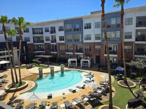 Galleria Luxury Stay Pool Gym Stunning Views