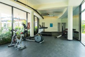 Modern apartment, on-site pool