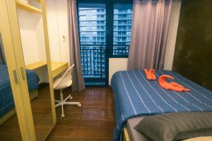 The Comfy Cove Swim Stream in Central Makati 2272