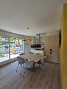 Appartements Entre lac et montagne - T4 centre Sevrier lac d'Annecy : photos des chambres