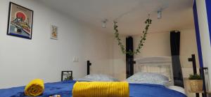 Edens Golden Gallery Loft