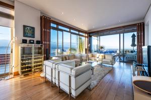 Penthouse 230m2 on the Sea