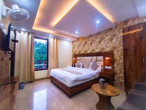 M S Resort Dalhousie, Near mall road Gandhi Chowk Dalhousie