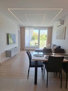 Apartament Letnica blisko plaży z garażem i klimatyzacją