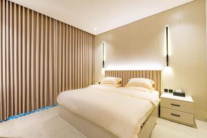 Luxury Seaview Apartment with a Private Balcony