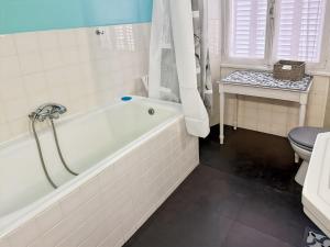 Maisons de vacances La maison des Hortensias Vic-Sur-Cere, 10 pers : photos des chambres
