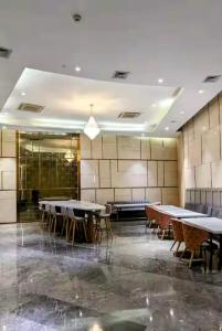 luxury apartment in Noida