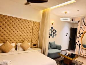 luxury apartment in Noida