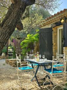 La Chambre Sous Les Oliviers - Très cocooning avec grand jardin, borne recharge électrique, à 5min du centre - BY AURAconciergerie