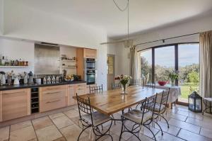 Maisons de vacances Musicians House Near Gordes In Provence : photos des chambres