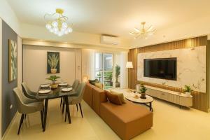 Luxury 3BR near Solaire, Airport II Infinity Pool