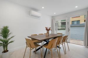 72P Abnb-Style 4BR with Parking, 8 MIN WALK to DarlingHarbour & FishMarket