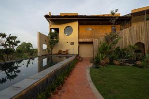 Chuồn Chuồn Retreat