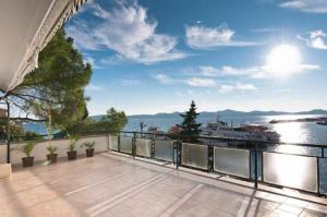 Studio Apartment room in Amazing seaview apartment with a balcony near the beach - Kneza Trpimira I