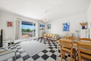 Sunny apartment with balcony